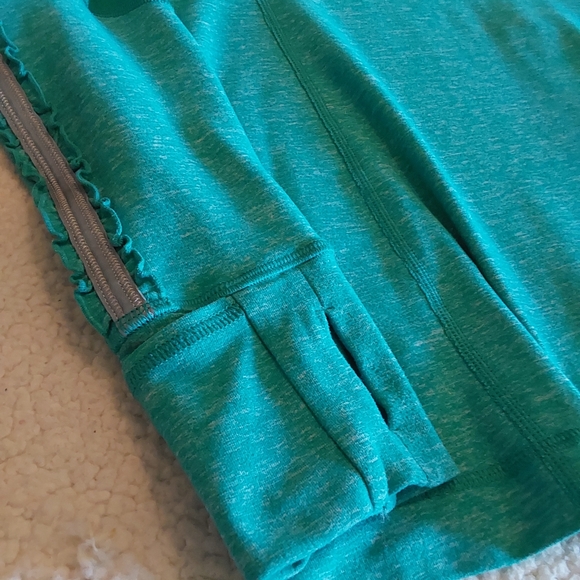 🌺 Like New Lululemon Half Zip Running Shirt/Shacket - Picture 9 of 16